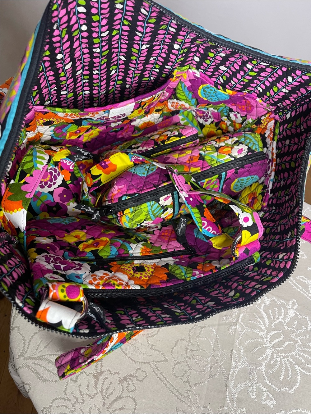 Vera Bradley 4-Piece  Va Va Bloom Floral  Cotton XL Tote Crossbody bag 2 Pouches - Picture 11 of 12